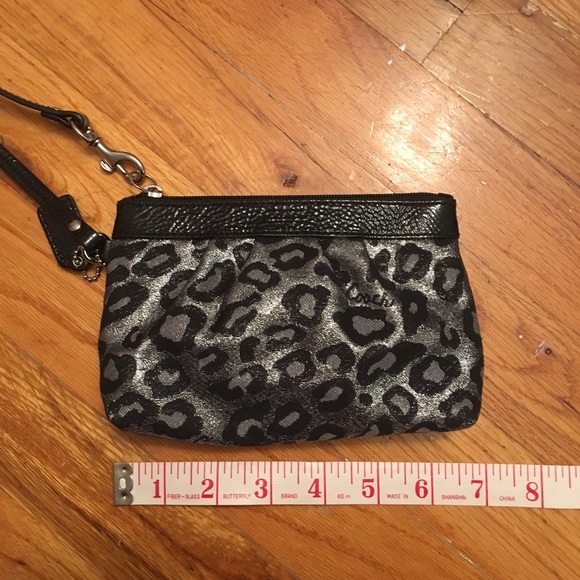 NWOT Coach Wristlet - Picture 1 of 5